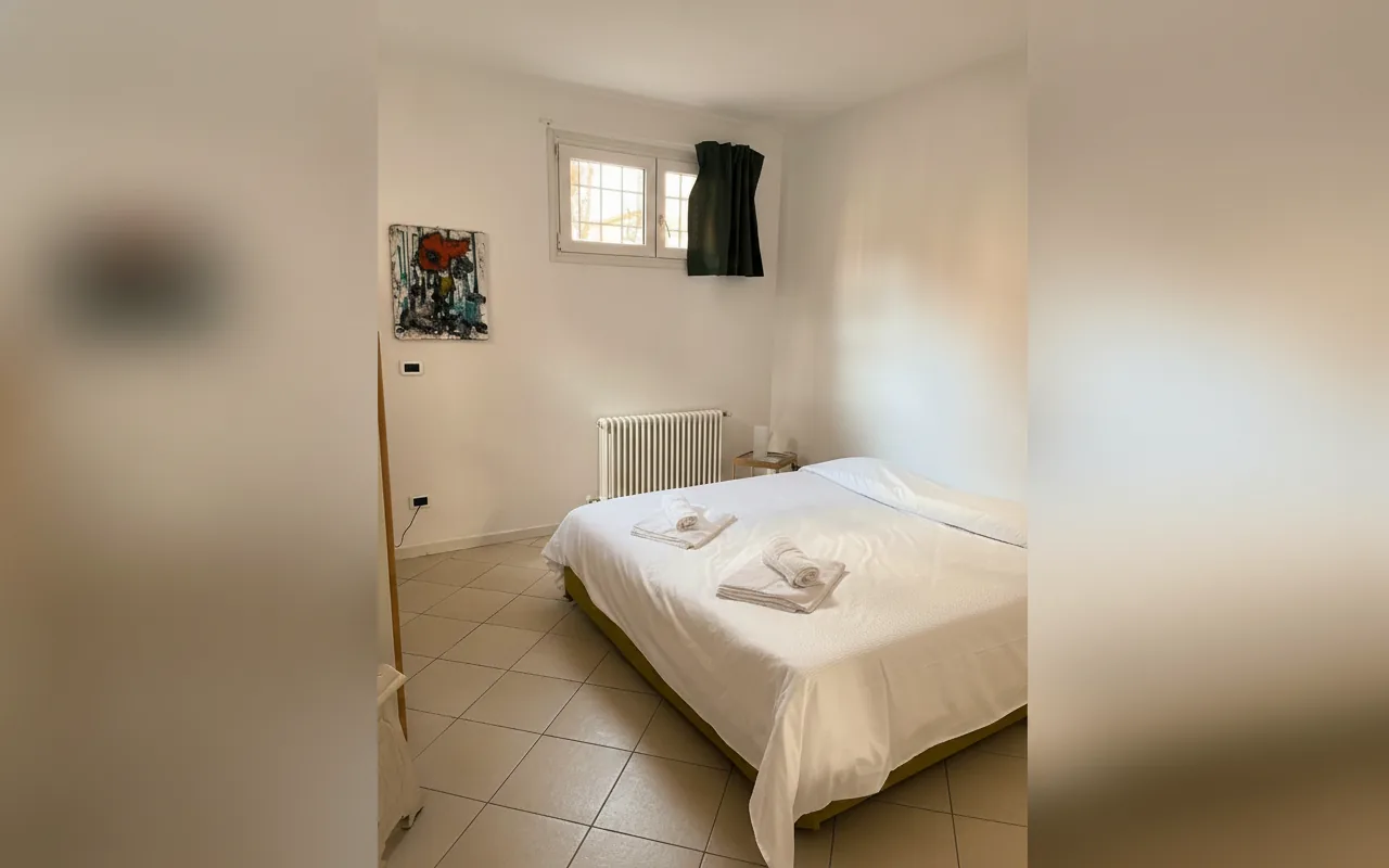 Camera con bagno privato — Appartamenti Serlio 24, Bologna (Emilia-Romagna) (foto 30)